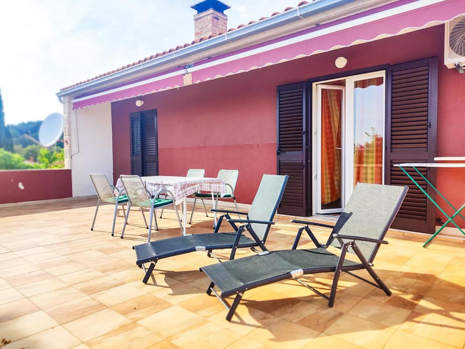 Apartman Damir Sumartin Esterno foto