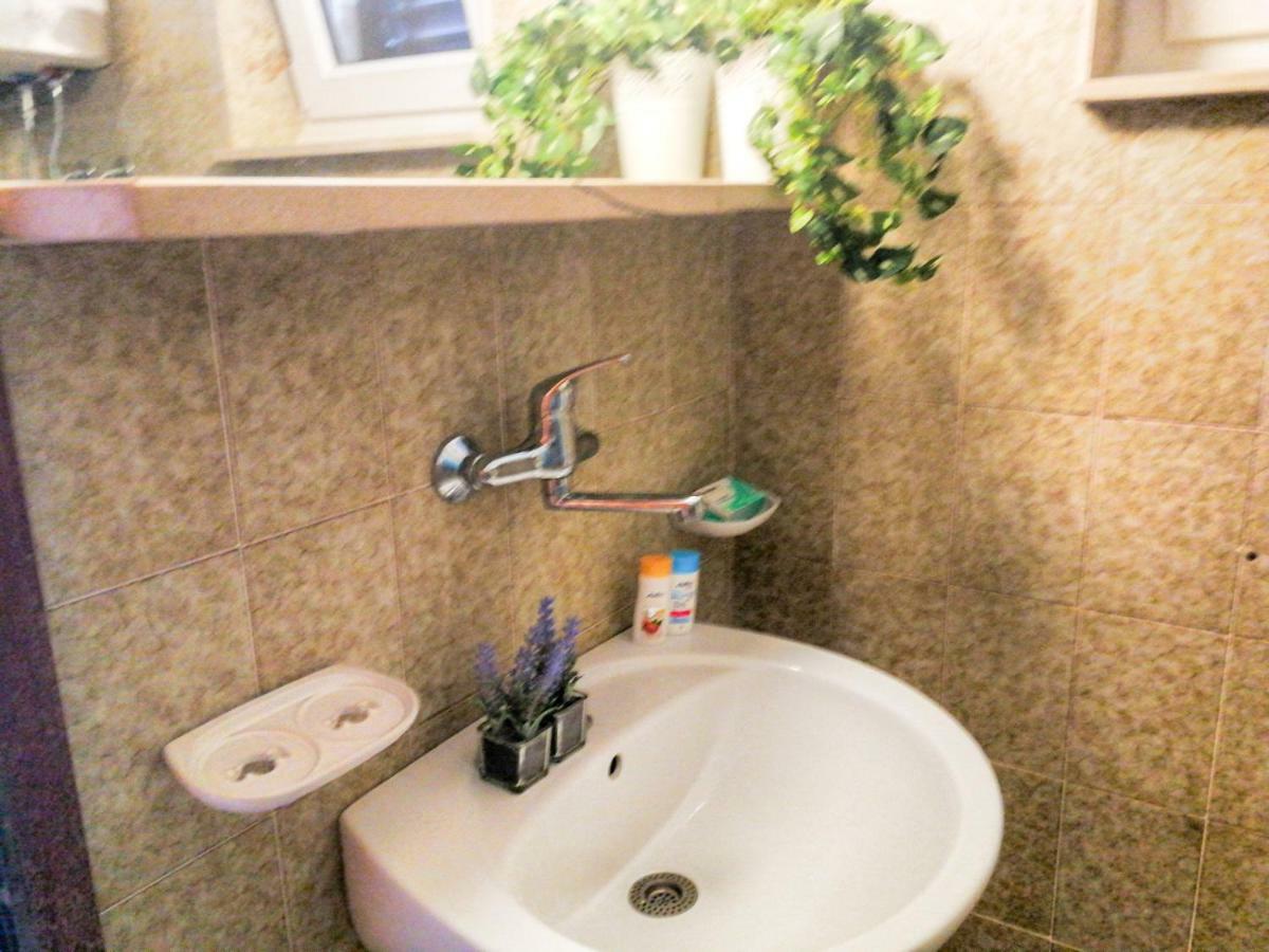 Apartman Damir Sumartin Esterno foto