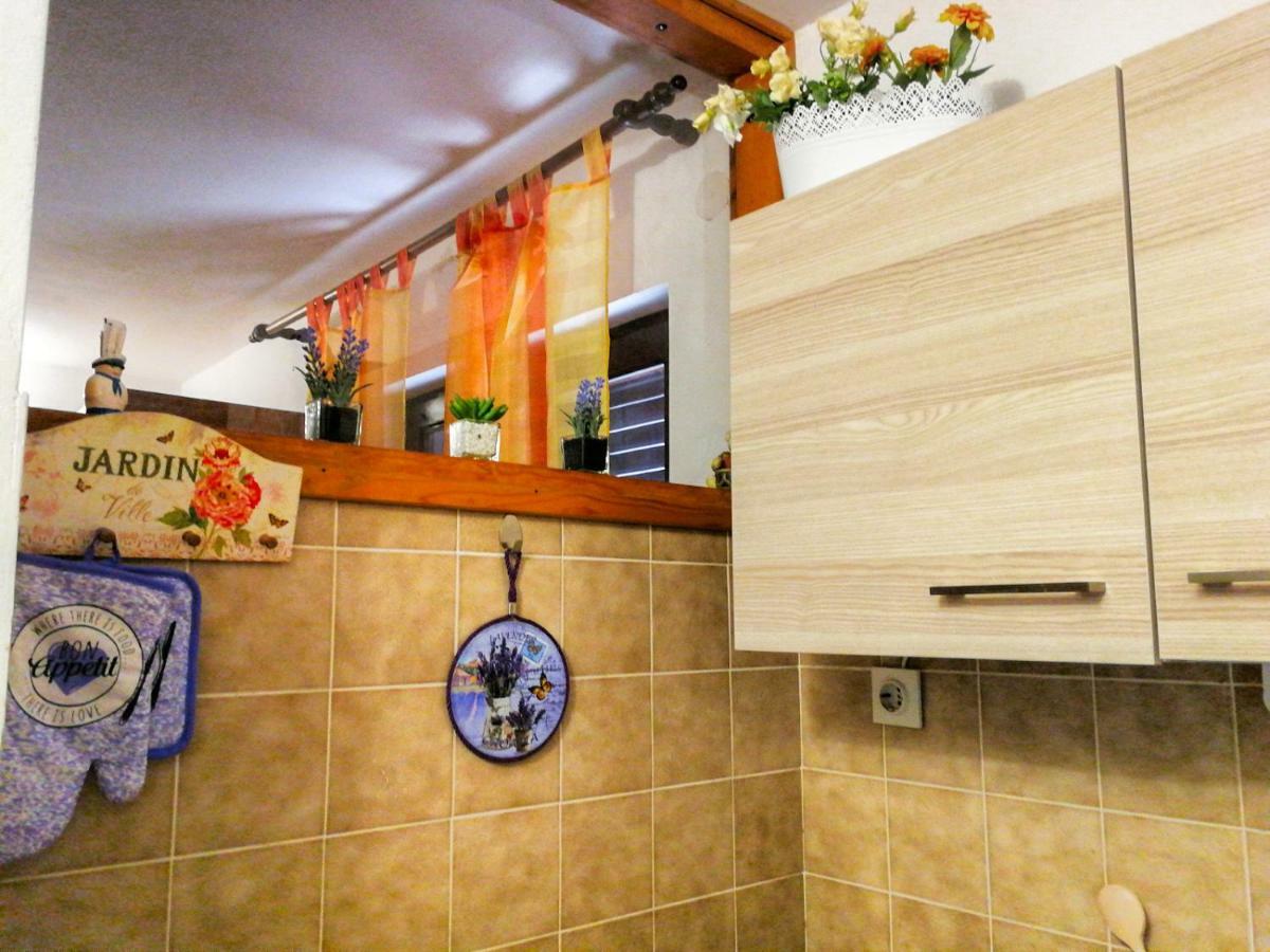 Apartman Damir Sumartin Esterno foto